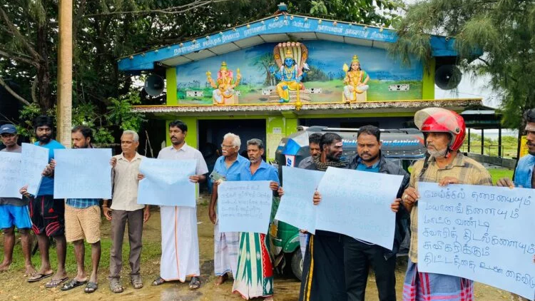 பொன்னாலையில் போராட்டம்