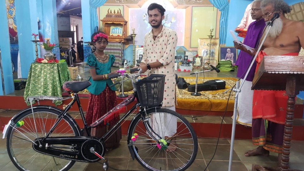 சந்நிதியான் ஆச்சிமரத்தின் வாராந்த நிகழ்வில் நன்கொடைகள்