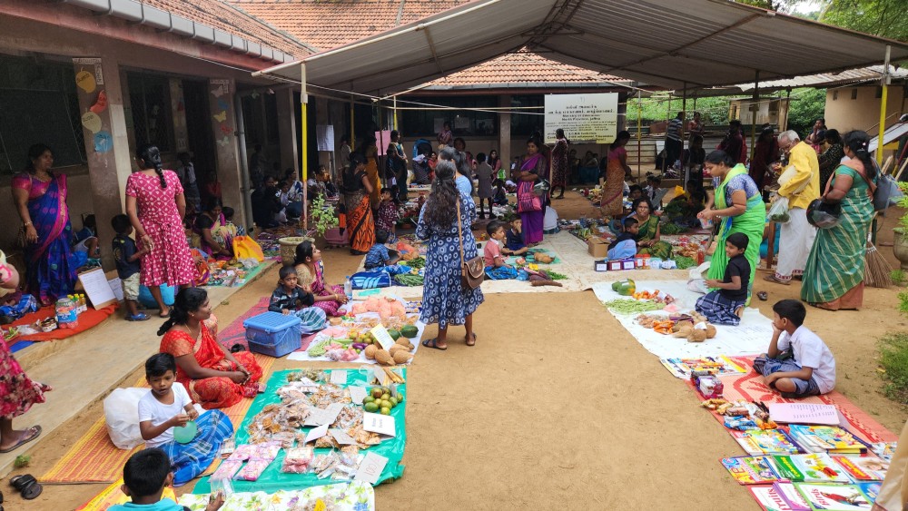 உடுப்பிட்டி அமெரிக்க மிஷன் கல்லூரியின் மாணவர் மாதிரிச் சந்தை 