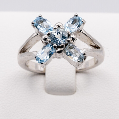 925 Sterling Silver Ring with Aquamarine Gem Stones