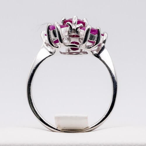 925 Sterling Silver Ring with Corundum Gem Stones