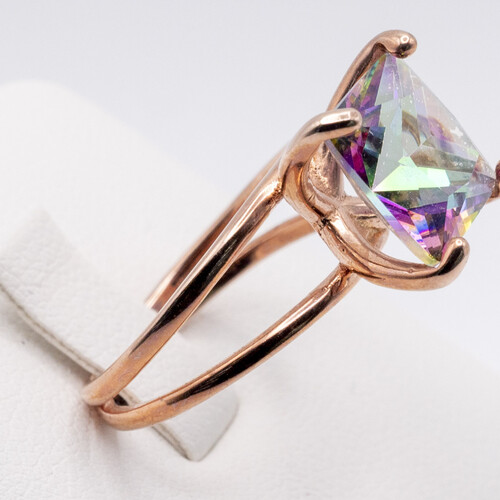 Solitaire zirconia stone set on rose gold plated 925 sterling silver ring