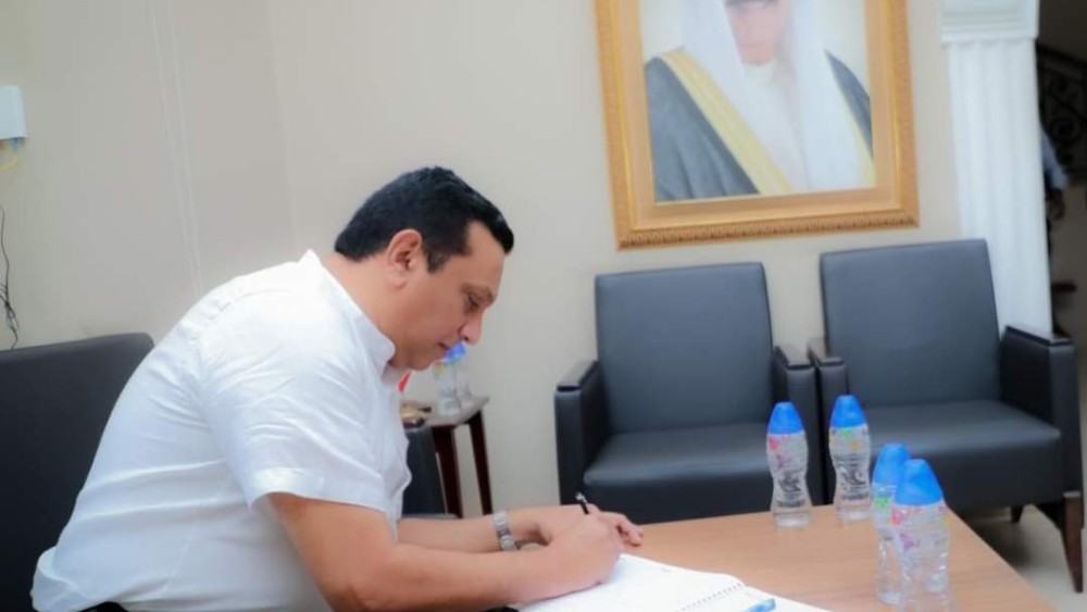 குவைத் மாநில அமீர் மறைவுக்கு தூதரகம் சென்று அனுதாபம் 