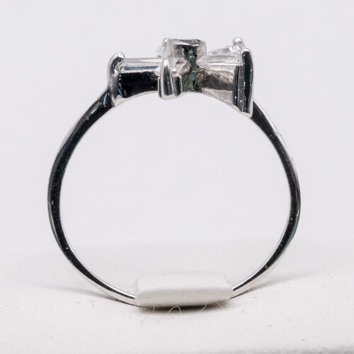 Flower Design Silver Ring with Baguette Cut Zirconia Gem Stones