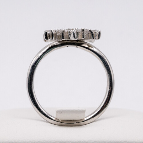 Snow Flake Design Silver Ring with Zirconia Gem Stones