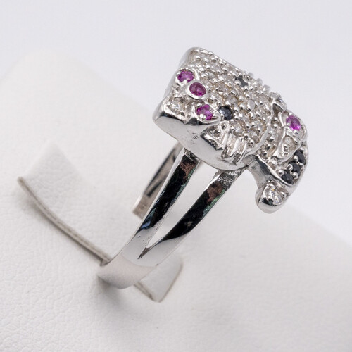 Kitten Design Silver Ring with Zirconia Gem Stones