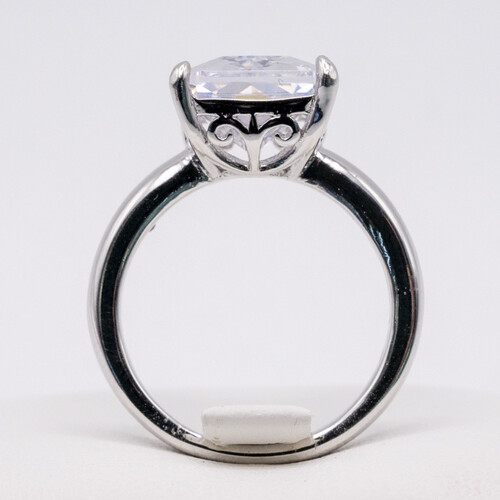 Solitaire zirconia stone set on Rhodium plated 925 sterling silver ring