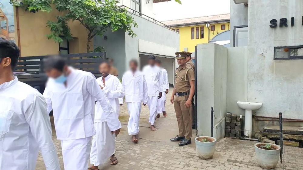 யாழ்.  சிறையிலிருந்து 16 கைதிகள் விடுதலை