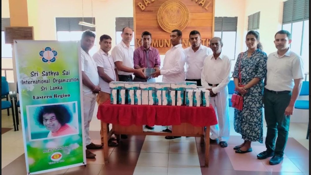 உள்விழி வில்லைகள் அன்பளிப்பு