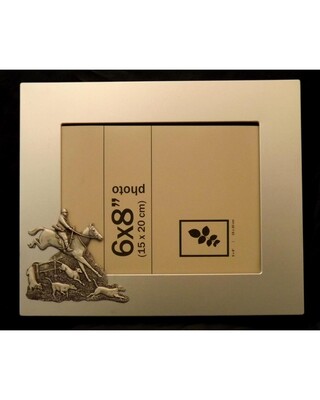 Large single image frame with large drag hunting embellishment