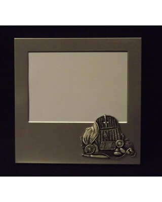 Small single image frame with large Fishing Creel embellishment