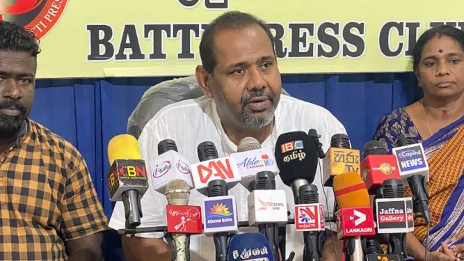 தமிழர்கள் தேர்தலை பகிஸ்கரிக்கவேண்டும்