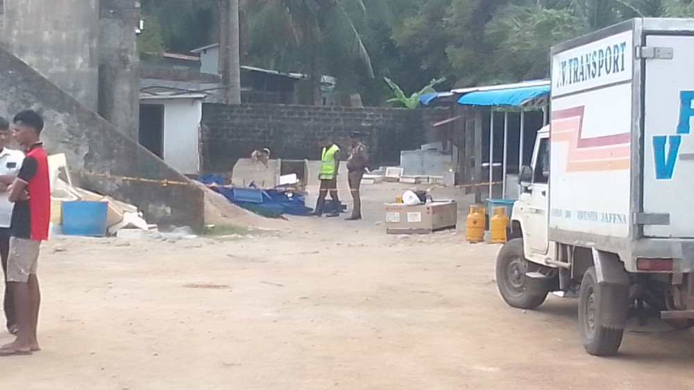 களஞ்சியசாலை தீ விபத்தில் இருவர் பலி