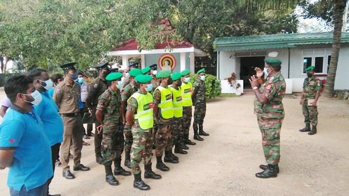 இராணுவம், பொலிஸ்  யாழில் டெங்குவை ஒழிப்பதற்கு  உதவிக்கரம்