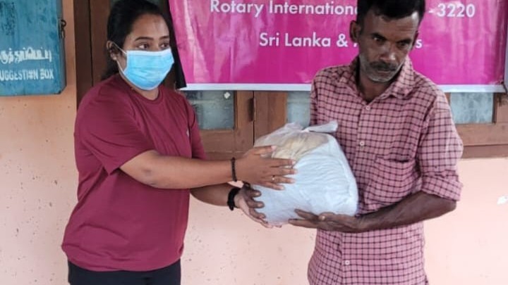 கிளிநொச்சி, முல்லைத்தீவில் 100 குடும்பங்களுக்கு உலருணவு