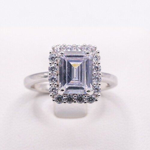 Zirconia Halo Style Stone Set on 925 Sterling Silver Ring
