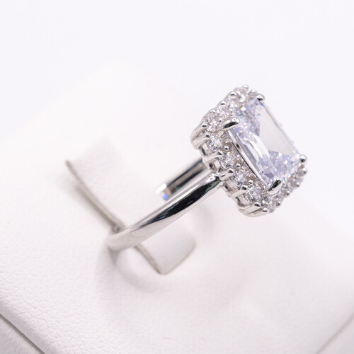 Zirconia Halo Style Stone Set on 925 Sterling Silver Ring
