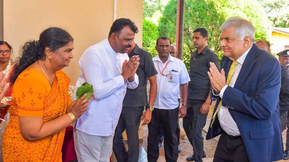 அபிவிருத்தி திட்டங்களை சமர்பிக்கும்படி ஜானதிபதி வவுனியாவில் தெரிவிப்பு