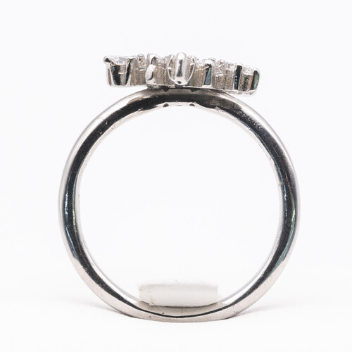 Snow Flake Design Silver Ring with Zirconia Gem Stones