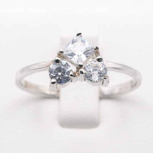 Heart design zirconia stones set on 925 sterling silver ring