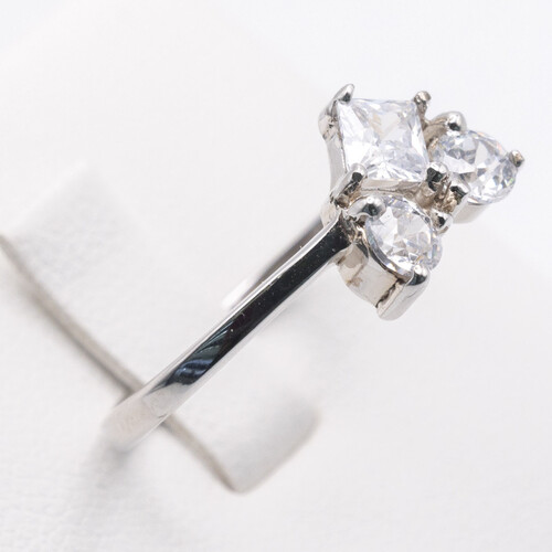 Heart design zirconia stones set on 925 sterling silver ring