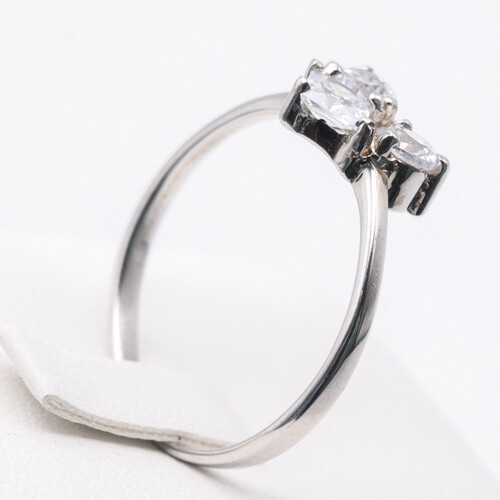 Heart design zirconia stones set on 925 sterling silver ring