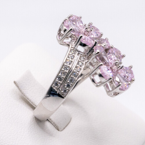 Incrementing Flower Design Moissanite stone set on 925 Sterling Silver Ring