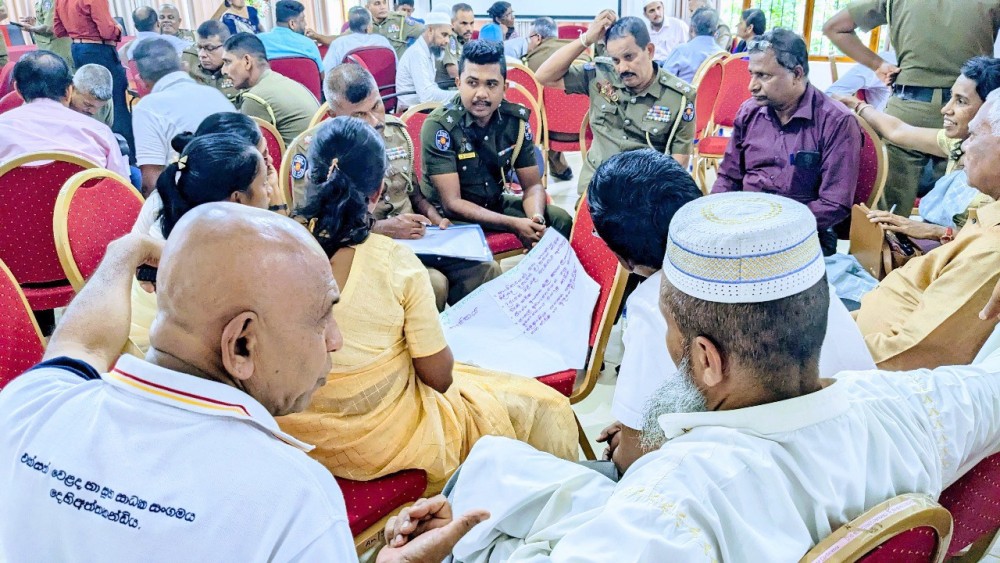 அம்பாறையில் மக்கள் பிரச்சனைகளை பிரதேச மட்டத்தில் தீர்க்க நடவடிக்கை  