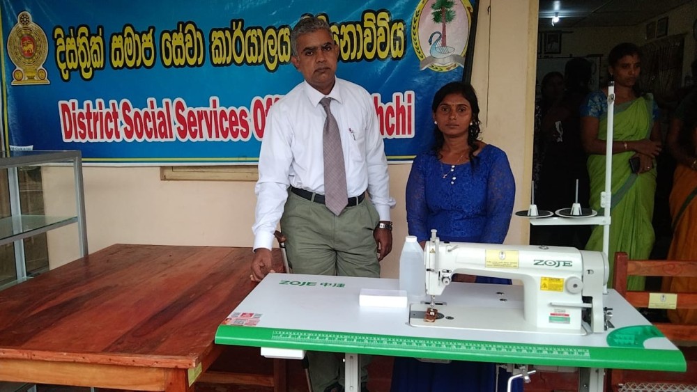 வாழ்வாதார உதவிப் பொருட்கள் வழங்கல்