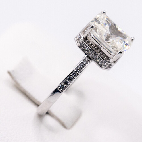 Moissanite stone set on 925 sterling silver ring