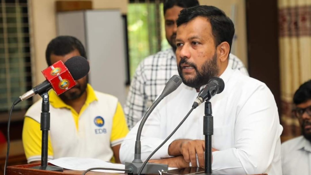 தளபாடங்கள் வழங்கி வைக்கும் நிகழ்வு