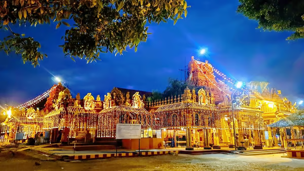 நயினை அம்மனுக்கு கும்பாபிஷேகம்