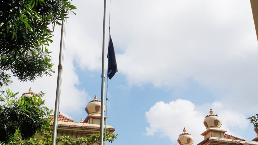 யாழ். பல்கலைக்கழகத்தில் பறந்தன கறுப்பு கொடிகள்