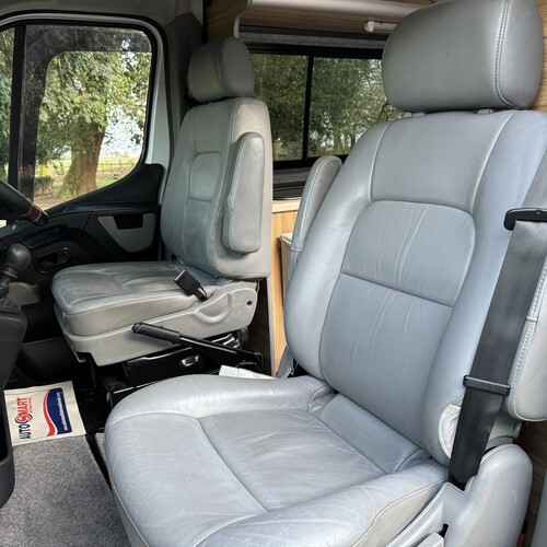 2015 Renault Master LM35 Business Camper Van 2 Berth
