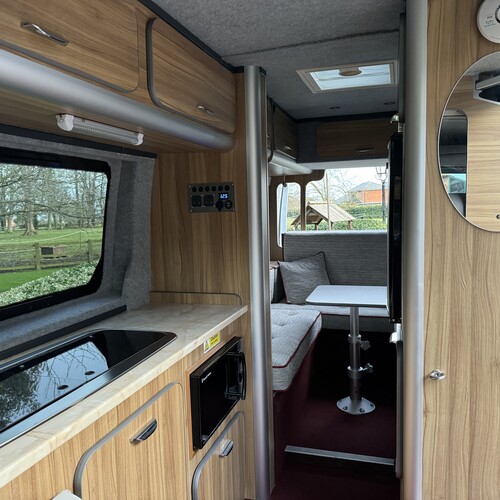 2015 Renault Master LM35 Business Camper Van 2 Berth