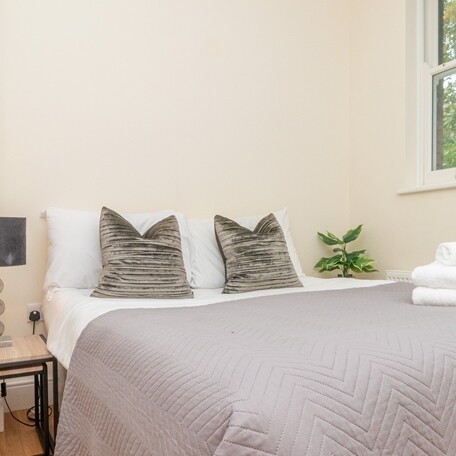 Hamlet Gardens, London, W6