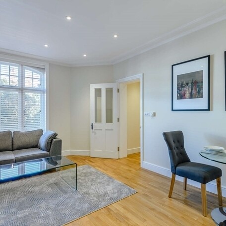 Hamlet Gardens, London, W6