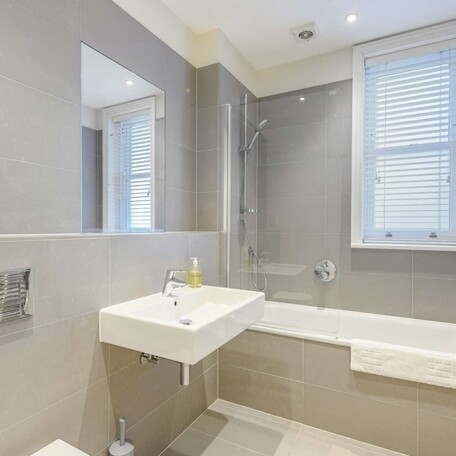 Hamlet Gardens, London, W6