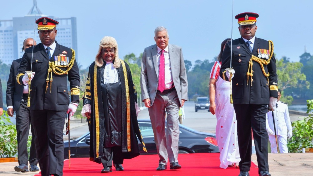 நாட்டு நலனுக்காக பொதுவான ஒருமித்த கருத்துடன் இணையுங்கள்