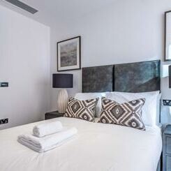 Charles Clowes Walk, London, SW11