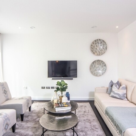 Charles Clowes Walk, London, SW11