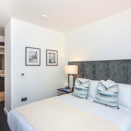 Charles Clowes Walk, London, SW11