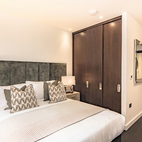 Charles Clowes Walk, London, SW11