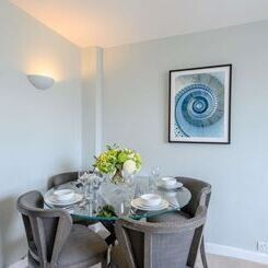 Hill Street, London, W1J