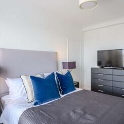 Hill Street, London, W1J