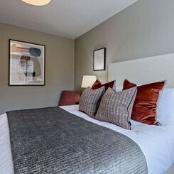 Hill Street, London, W1J