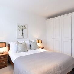 Hill Street, London, W1J