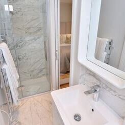 Hill Street, London, W1J