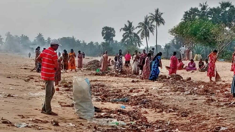 திண்மக் கழிவுளை அகற்ற சிரமதானம்