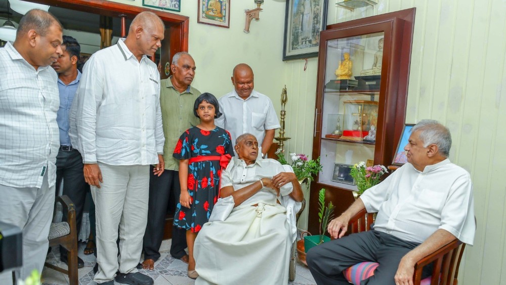 காமினி  ஜெயவிக்ரம பெரேராவின் சுகத்தை விசாரித்த ஜனாதிபதி